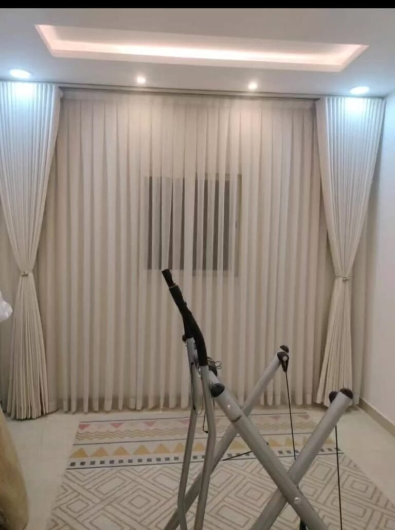 فني تركيب ستائر